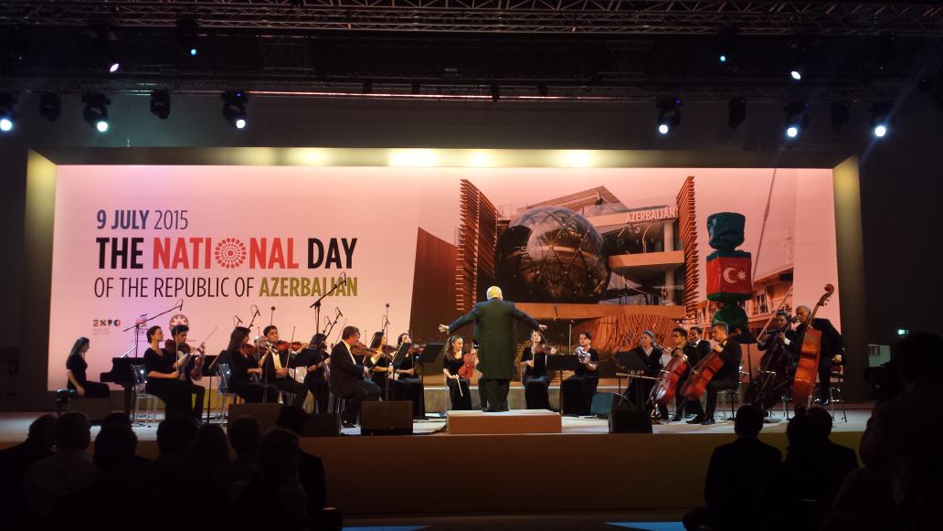 Expo2015Milano's tweet photo. Live dall'Auditorium di #Expo2015 il concerto dell'Orchestra da Camera di Stato  per il #NationalDay di @azerpavilion http://t.co/LZqQkuhHAR