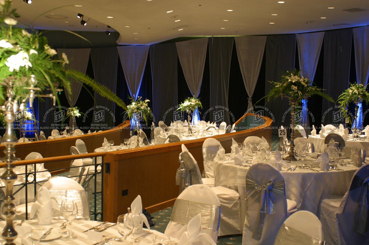 ESLLtdBda's tweet photo. #KPMG #uplights #MidOceanAmphitheatreRoom #FairmontSouthamptonPrincess #Bermuda #audiovisual @fairmontsouth http://t.co/37FClEidMN