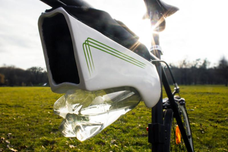 coolmyplanet's tweet image. A self-filling Bottle that takes water from the air as your cycle... ttj.pw/1CrWFQJ