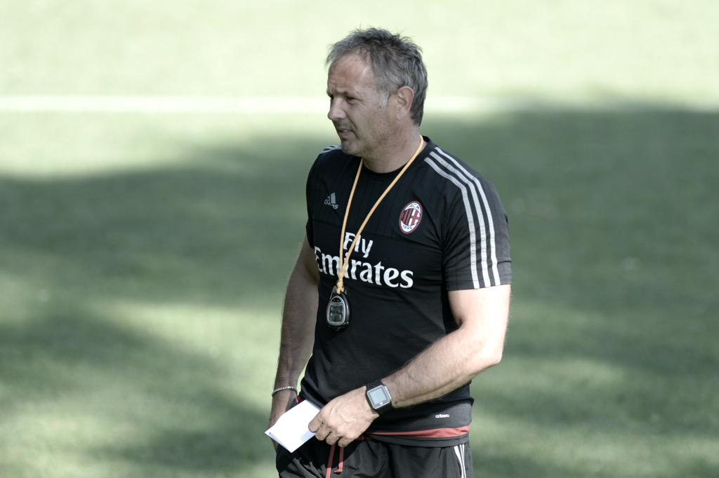 We never stop working at the Milanello! Check out some shots from today's training. #ForzaMilan 💪