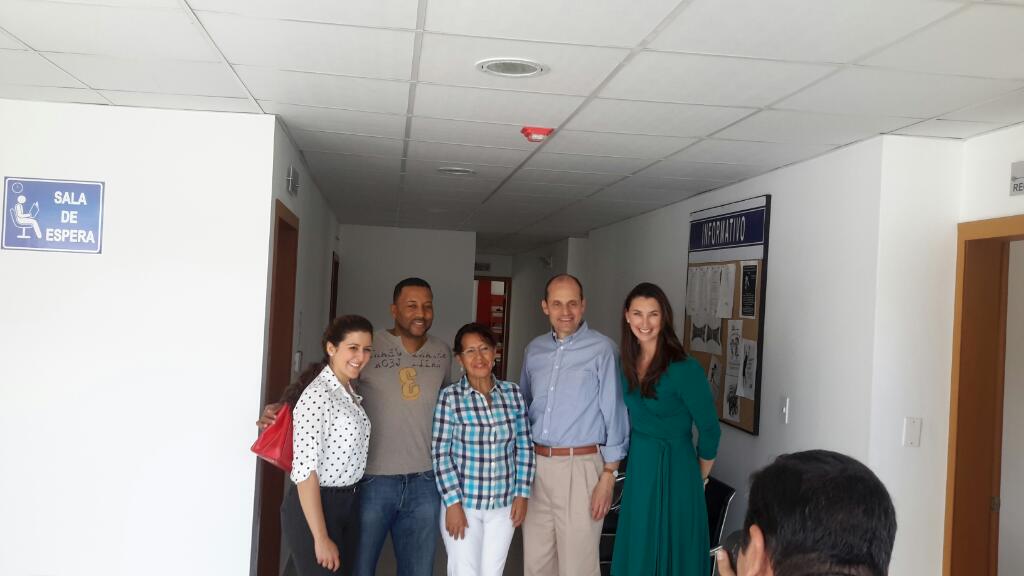 Ulisesdlc's tweet photo. Visitando la Unidad Educativa del Milenio de Piquiucho. Escuchando la manera de apoyar a la educacion y arte local. http://t.co/D9wfjcrRyz