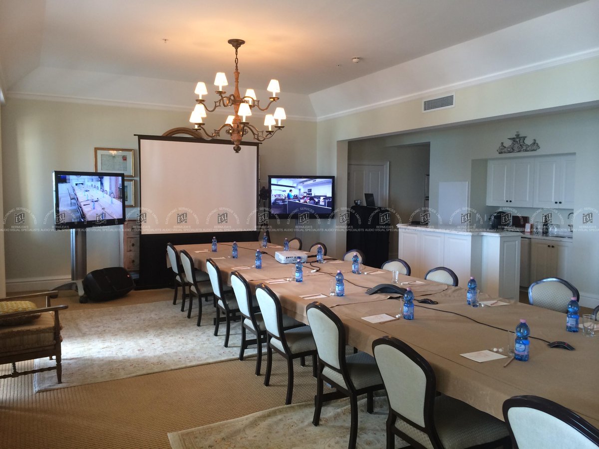 ESLLtdBda's tweet photo. #meetingsetup #suitelife #Bermuda #TuckersPoint #audio #visual #ESLtd @RWTuckerspoint http://t.co/baiAY7eDWI