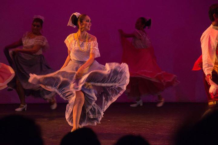 luce_fdez's tweet photo. #Mexico #IamMexico #dance http://t.co/ZjYVAQJr0b