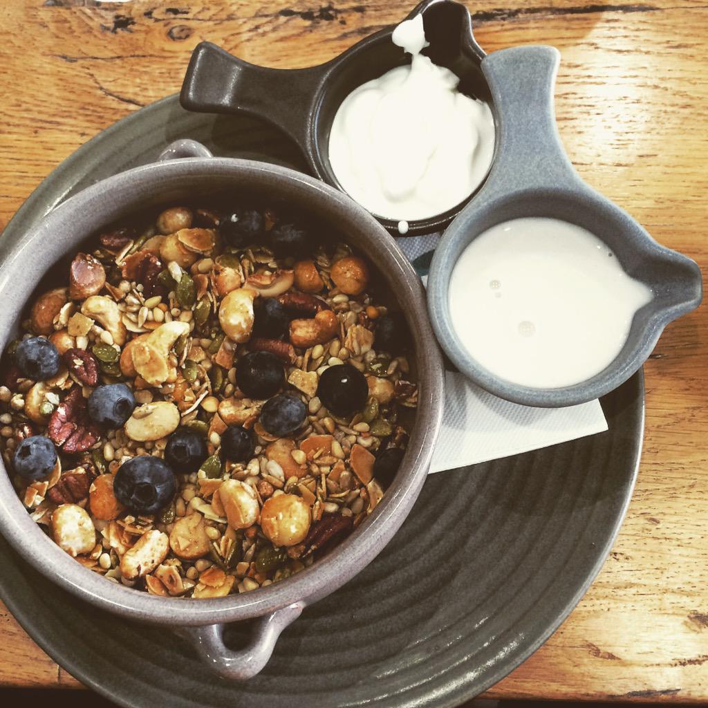 Dreaming of coconutty morning goodness! Who doesn't love #breakfast?! #fitspo #fitspiration #eatclean #brainfood #yum