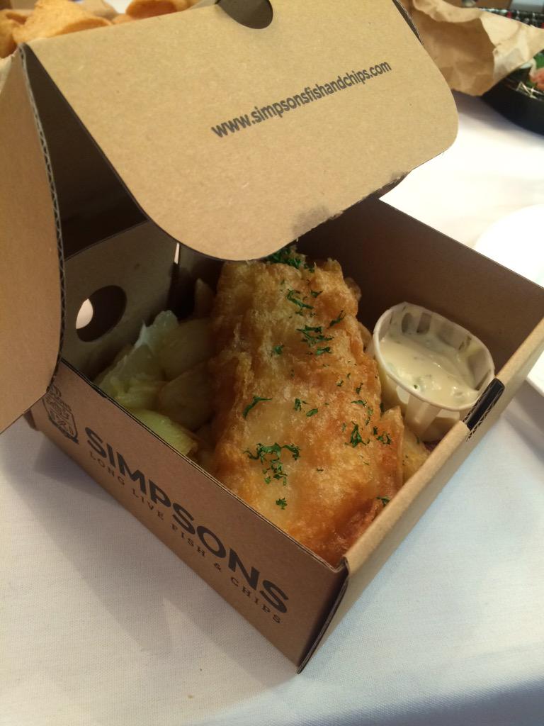 EatGood_Food's tweet photo. @Deliveroo_chelt bringing fab fish &amp; chips from @SimpsonsChippy #lovefastfood http://t.co/zbzrWQ8XCd