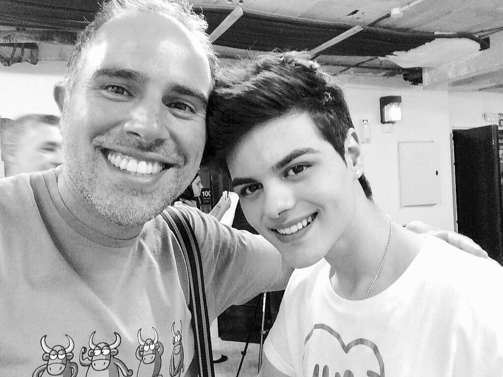 AbrahamMateo's tweet photo. Hoy CUMPLE AÑOS un gran locutor d @canalfiesta, radio entrañable para mí! FELICIDADES @dominguezja Gracias x todo!Tqm http://t.co/fP9fR2Do5Q
