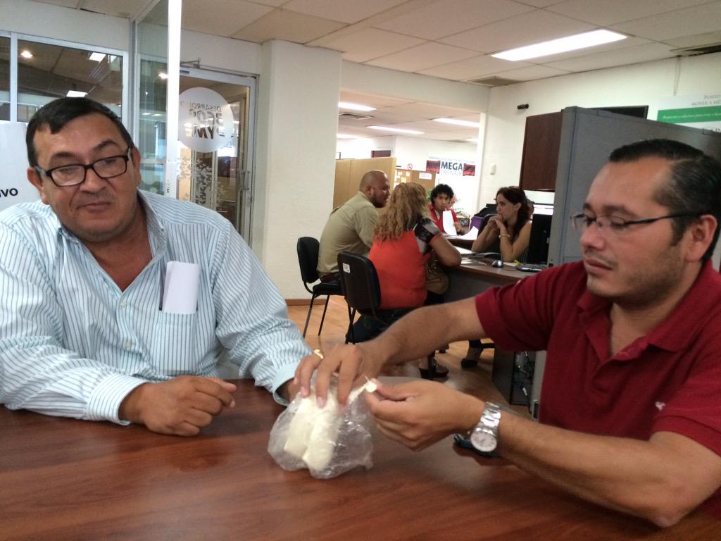 Mauro_GonzalezS's tweet photo. Mesa de negocios Chefsos-Lagunes comercialización 240kg queso hebra @GCampecheTrade @ProdCampeche @Josue_Rodguez http://t.co/gYEAITu9rQ