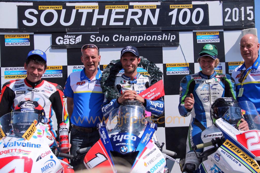 racing - [Road Racing] Southern 100 2015 - Page 2 CJfnY1jW8AELiRI