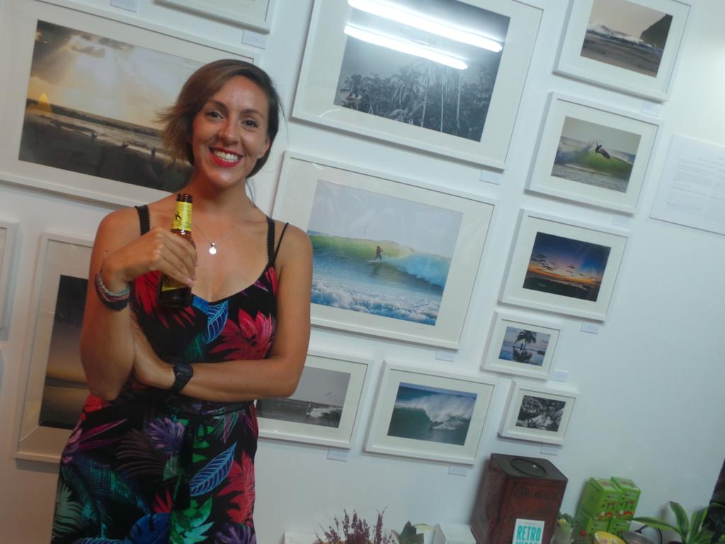 KelerDonostia's tweet photo. La fotógrafa @aleromophoto en la inauguración de su expo en @elsubespacio http://t.co/W28iz7S4IU