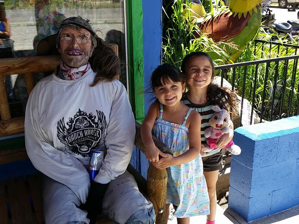 ringbread's tweet image. At the Ranch House Restaurant