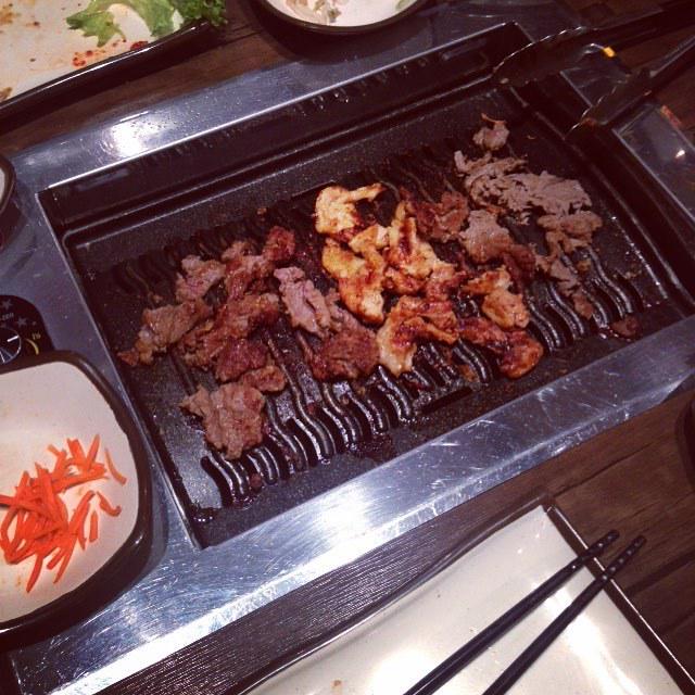 flash4ever's tweet photo. Koreaanse BBQ, tis keer iets anders http://t.co/PbHF078tZW http://t.co/0X67DDb2gR