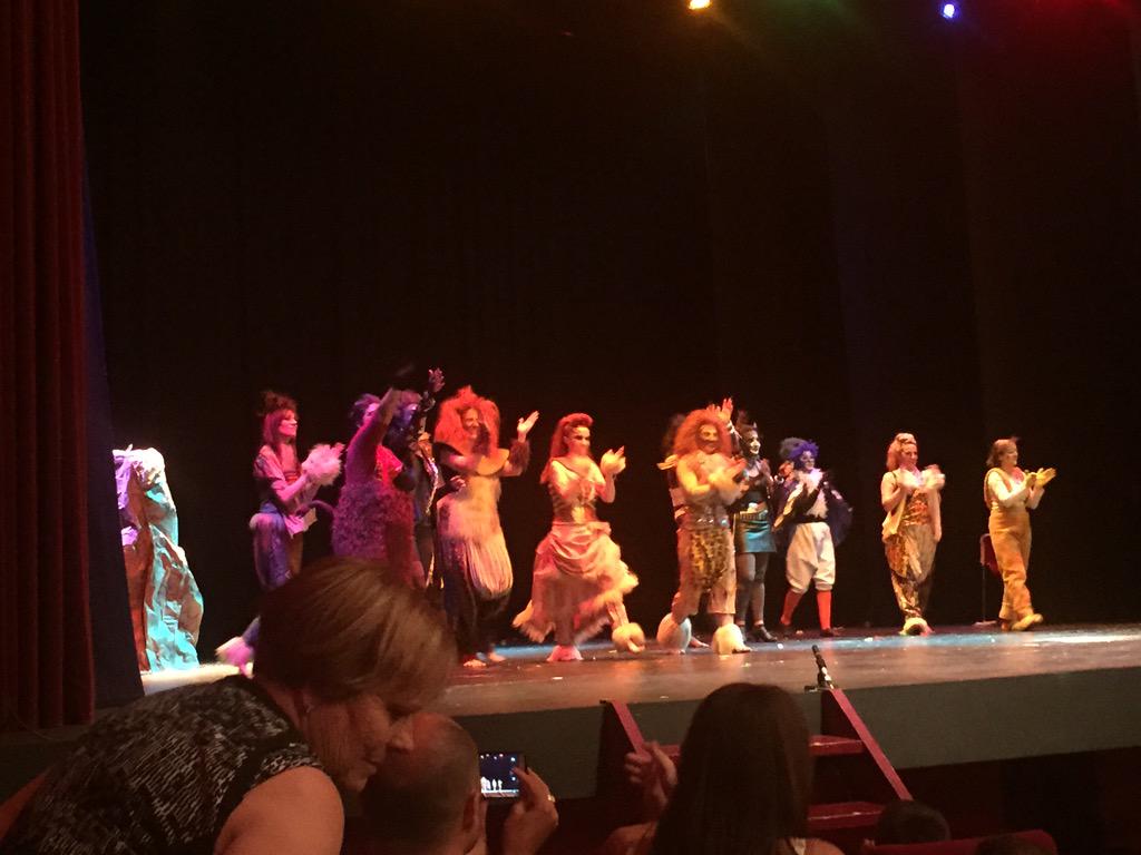 passair's tweet photo. Gran obra de teatro, gran trabajo y muestra solidaridad Escola can Alzamora, gracias @ampamossencinto @ampamontessori http://t.co/0ZDBYMq3WW