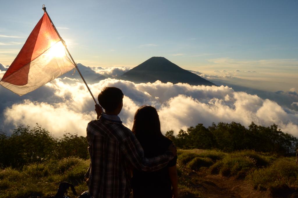 AryPW_'s tweet photo. Masih jaman nulis namanya di kertas? Bawa orangnya dong buat nikmatin Alam Indonesia hehe ✌ @infopendaki http://t.co/fp9gK0VZjF