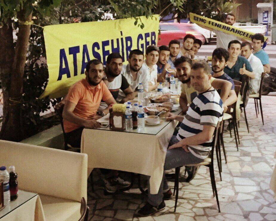 gencfborg's tweet photo. Ataşehir GFB ve Ataşehir Devils OF GFB temsilciliklerimiz iftar yemeğinde buluştu. http://t.co/xEo8FiH53H