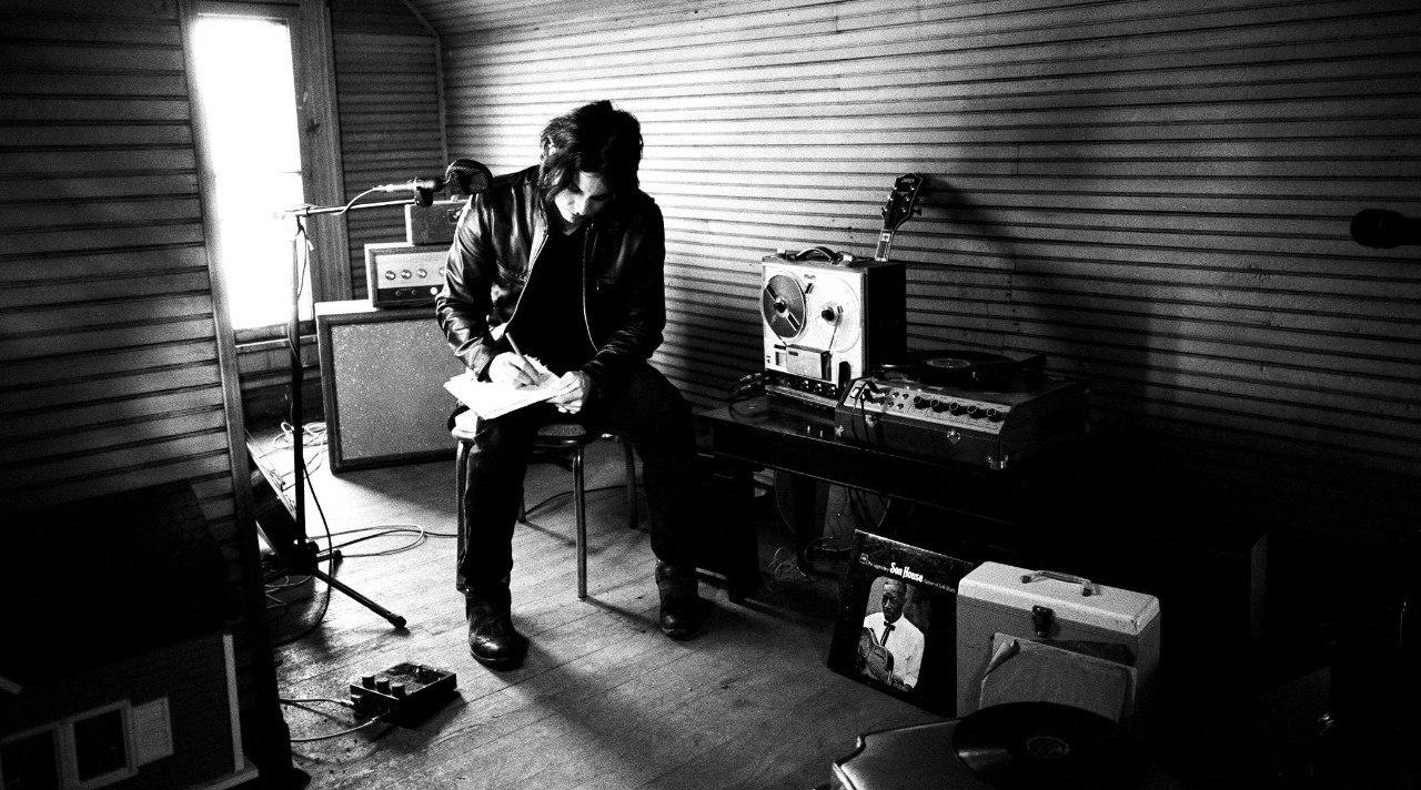 Happy 40th Birthday, Jack White!!! 
You are one of my heroes, the most unique one. 