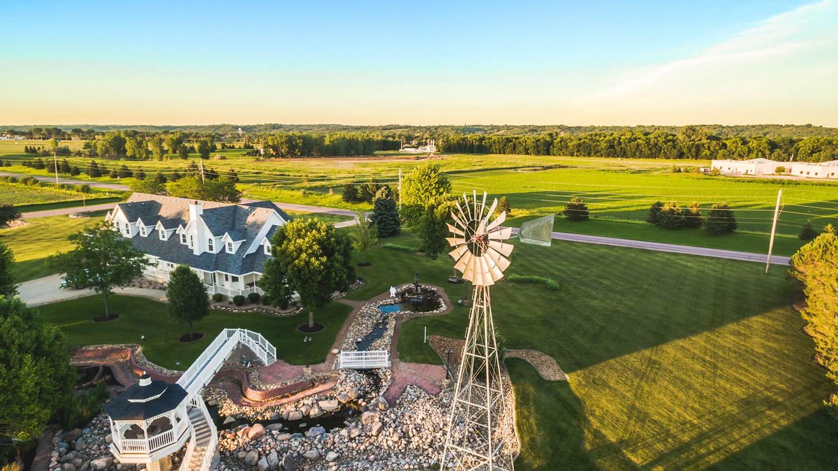 nimbusmediakc's tweet image. We provide exceptional real estate photography. Beautiful ranch style home we shot in Sioux City, South Dakota.
