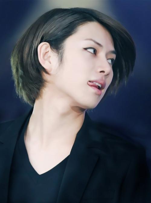 Oy dyosa ng mga dyosa, HAPPY BIRTHDAY ISANGEUL CHUKHA HAMNIDA <3 mwa mwa. Saranghae Kim Heechul 