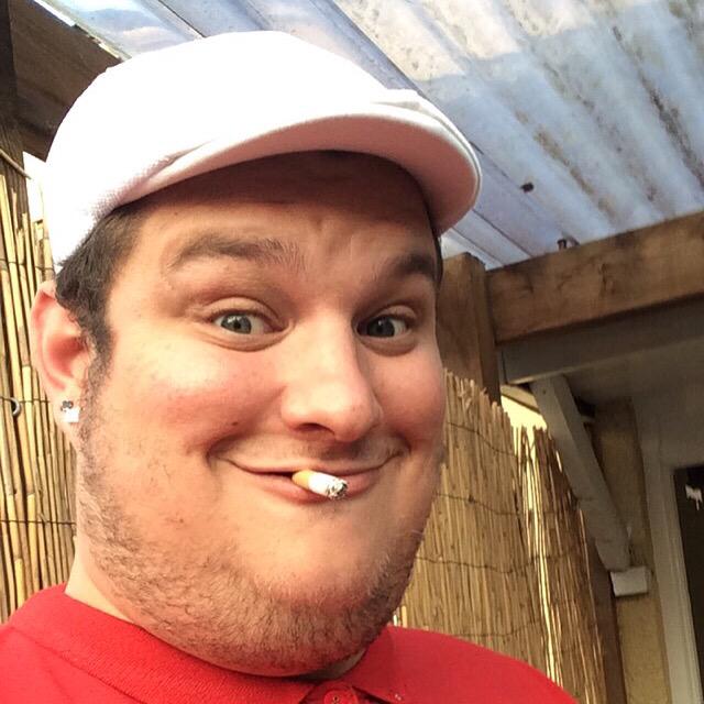 LyricalBen's tweet photo. This was my last cigarette #neversmokingagain #quitsmoking http://t.co/eCfOgJmxgL