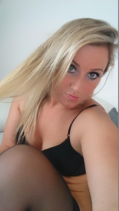 Ich warte im Chat auf Dich und bin richtig nass heute! KOMM auf http://t.co/1X0DmkkrfC http://t.co/J<a href="/tag/camgirl"class="tags"><span>#camgirl</span></a>
