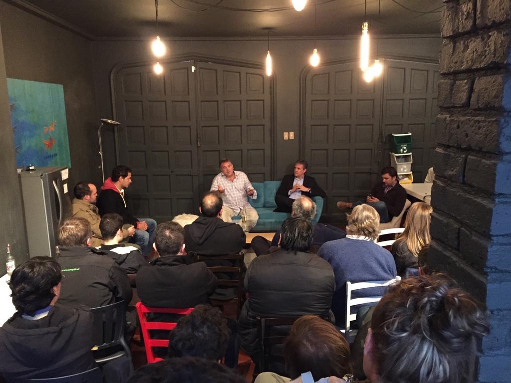casacochile's tweet photo. Conversando sobre BITCOINS junto con @jonmatonis y @JuanLlanos. http://t.co/KHBeWGbM9M