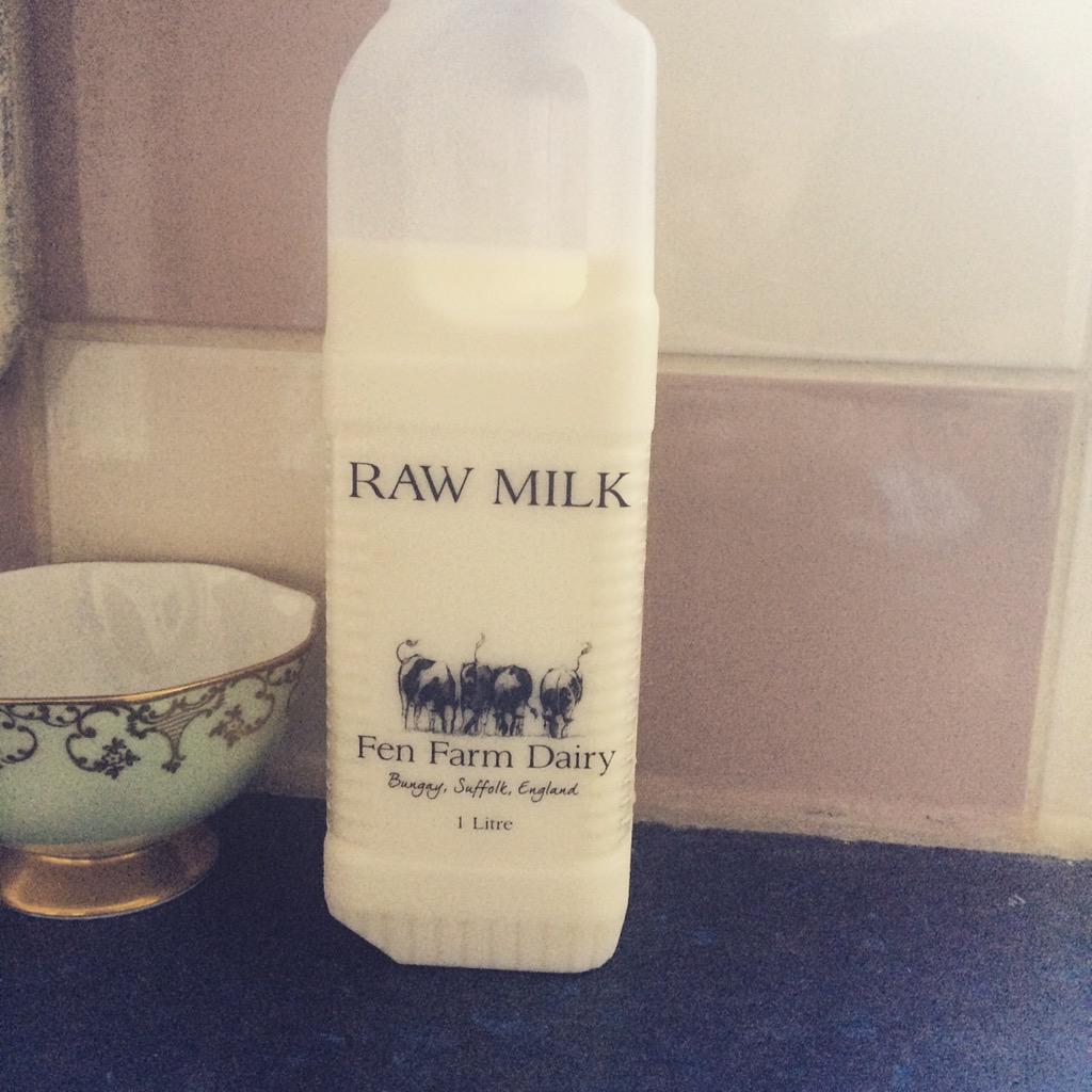 Join the #rawmilkrevolution @FenFarmDairy 🐮🍼