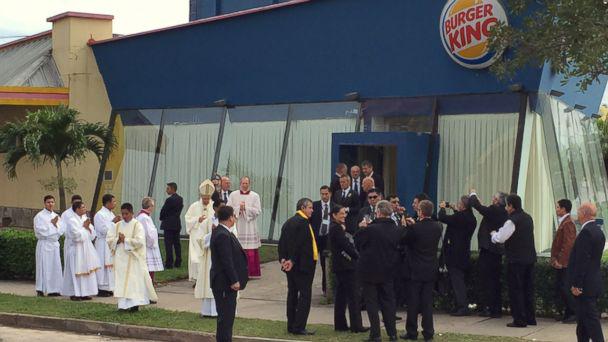 Pope Francis changed in a Burger King for an open air mass in Bolivia abc7.la/1KSuk8Y
