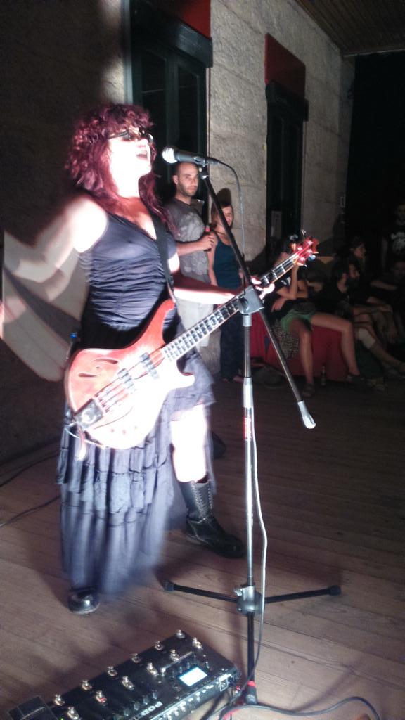 iolandazuniga's tweet photo. #PutanClub en #CharentonClub DEVASTADORES. http://t.co/HPpJ8jN4j7