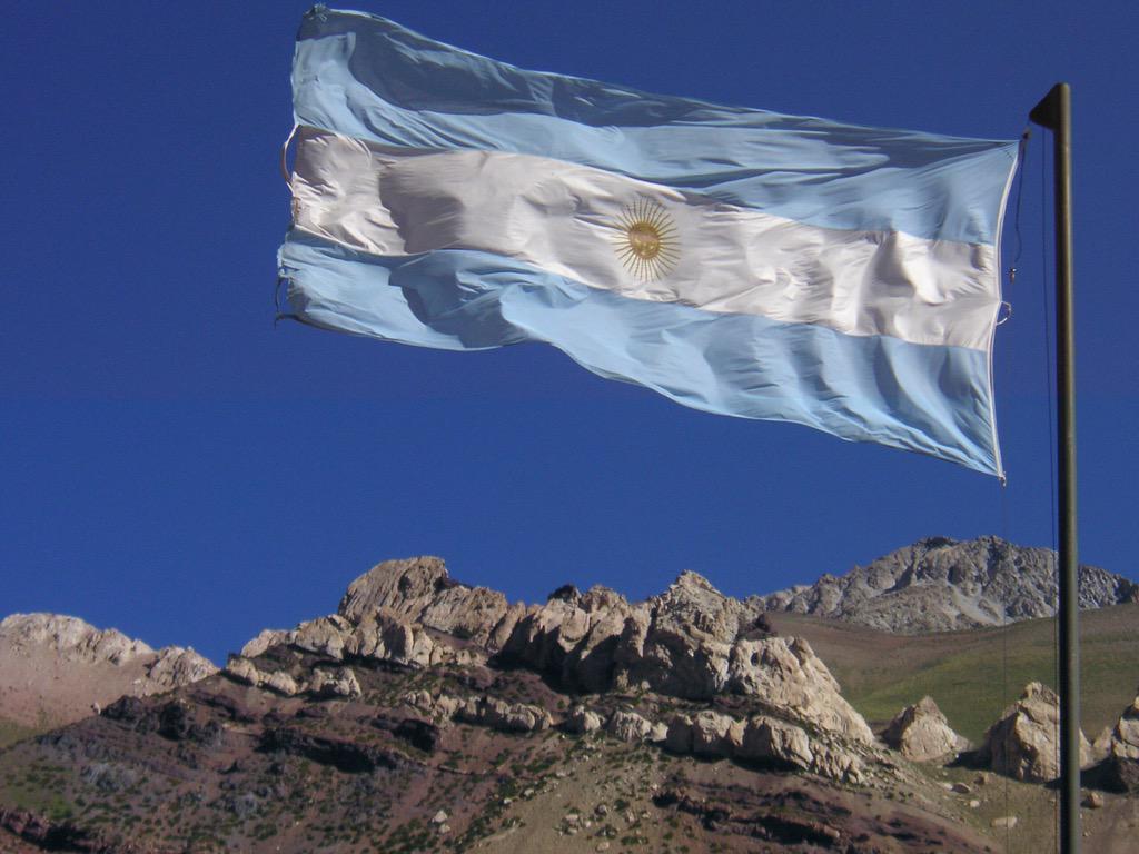 PayunMatruSA's tweet photo. Feliz día de la Independencia para todos los Argentinos. http://t.co/RfdTwP6JRh
