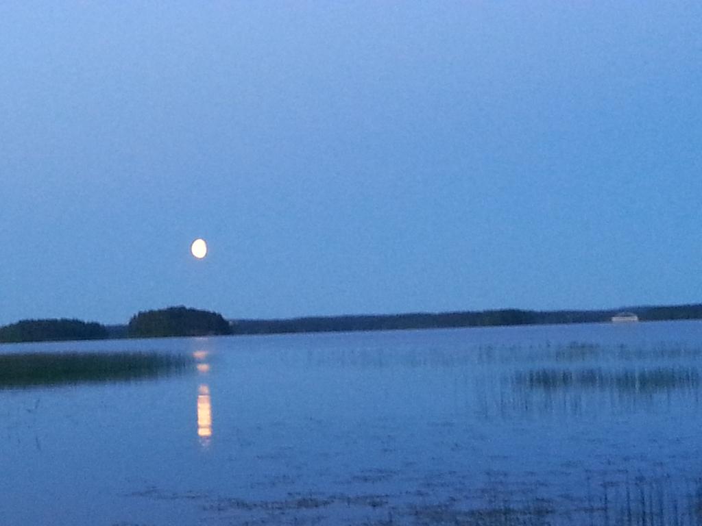 lehto2002's tweet photo. Mökiltä🌖 http://t.co/1KEQoAXKpq