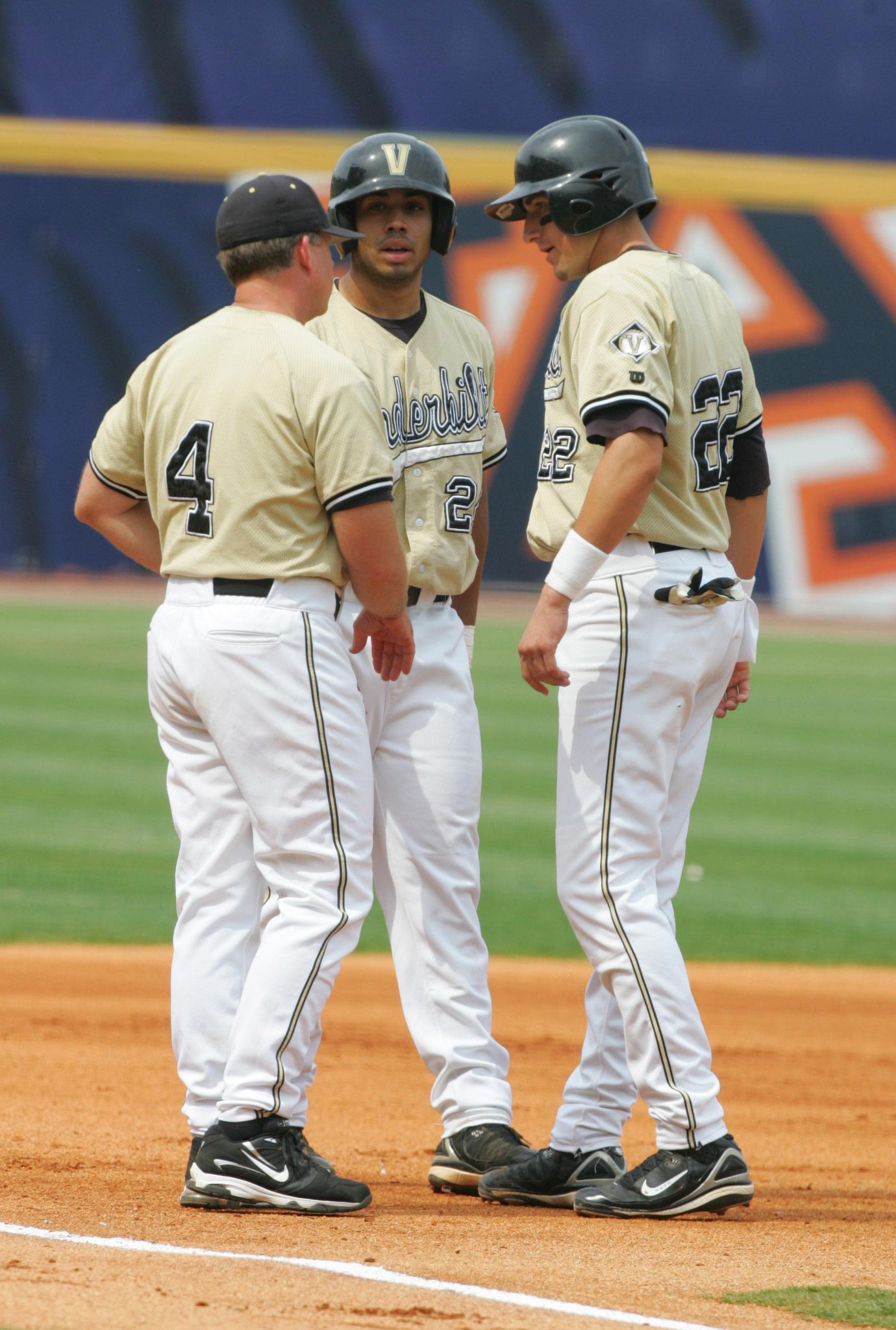 Vanderbilt Baseball on X: Shea Robin, Dominic de la Osa, @RFlaherty3 &  #ELToro were named to the SEC All-Tourney Team @SECNetwork #VandyBoys   / X