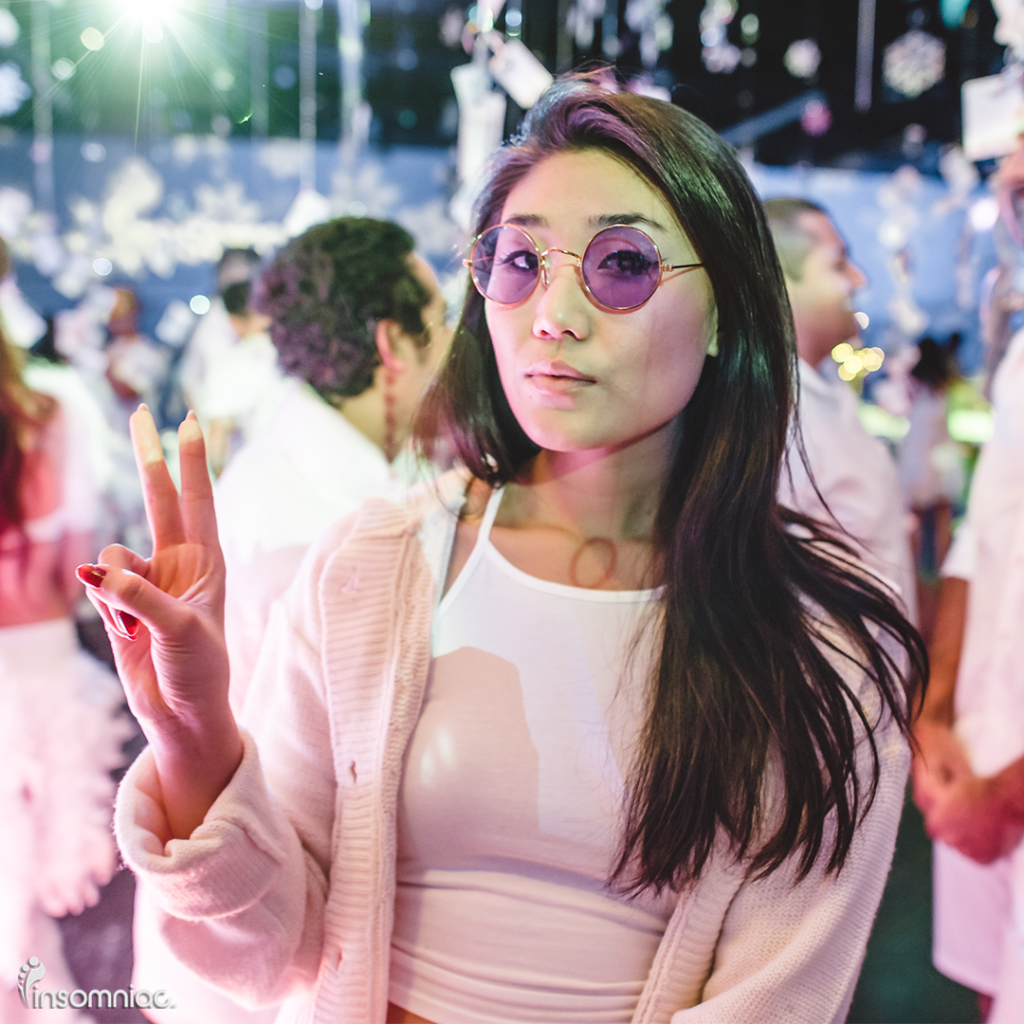 WhiteWland's tweet photo. Looking at a wondering evening through rose colored glasses. #GlassesGameOnPoint #WhiteWonderland #TBT http://t.co/a5cqXH6uae