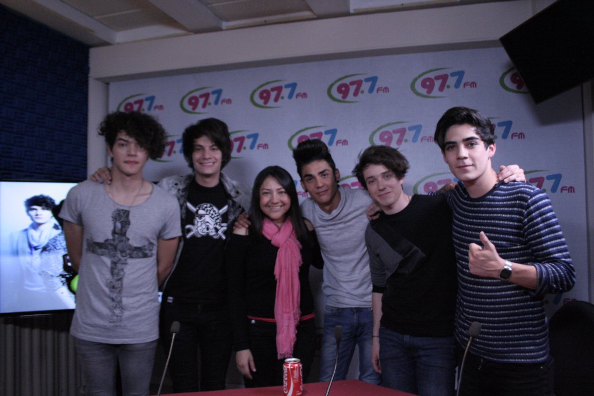 laoctava_tv's tweet photo. #Coders ya pueden revivir el divertidísimo #Streaming977 que tuvimos con @somosCD9 

http://t.co/68U3S1vBPZ http://t.co/DV5t3PkZCe