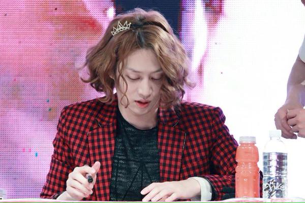 Happy birthday to our cinderella, Kim Heechul!! Stay healthy& crazy with SJ, Heenim    