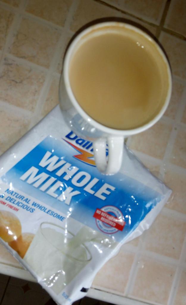 jnyaseta's tweet photo. The #DaimaMilk posing health risk. Made tea that smelt like dirty sweaty shoes @ConsumersKenya, do something. http://t.co/XHRgokltuq
