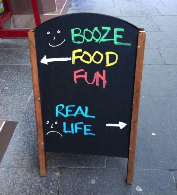 JMiquelWine's tweet photo. Booze, #Food &amp; Fun... or Real Life !!
Pick your Side on #ThirstyThursday...
Another Chance Tomorow on #Wine Friday🍸😜🍷 http://t.co/8wu3GtboN9