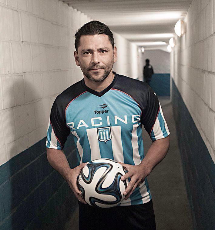 GerardoBedoyaM's tweet photo. Volver a vestir la camiseta del @RacingClub y sentir tanto cariño de nuevo. 👌sólo en #RacingVsRacing http://t.co/Pz1SCLRXMy