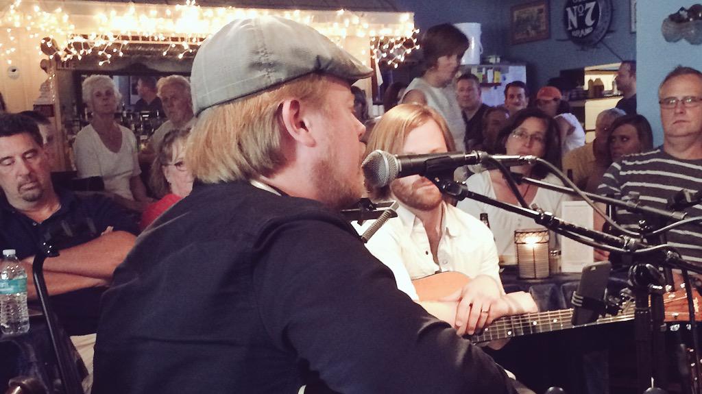 BlueLightEnt's tweet image. Here @BluebirdCafeTN watching @officialbcb kill it this evening!