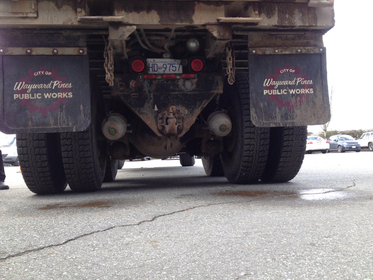 #WaywardPines keep on trucking' <a href="/chad_hodge/">Chad Hodge</a> @WaywardPinesFOX <a href="/blakecrouch1/">Blake Crouch</a> #productiondesign includes mud flaps