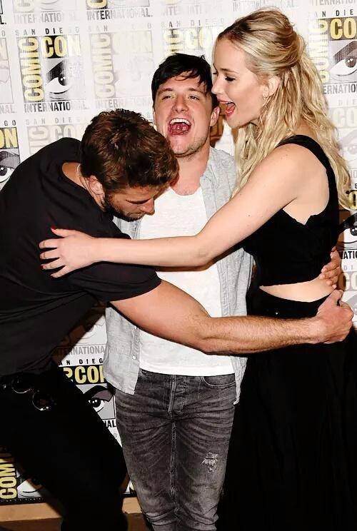 THGFansINA's tweet photo. #MockingjaySDCC -p http://t.co/bXLsMUuKkO
