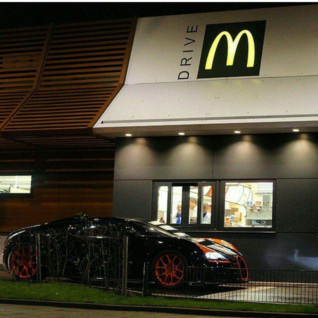 МАКАВТО ночью