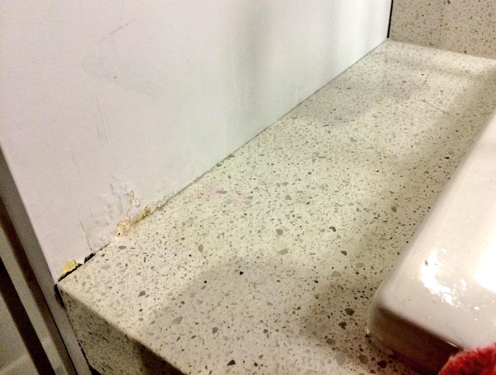 MyCondoNi8mare's tweet photo. @AnsonK #worst #Quality #newbuild #condo #torontorealestate #pinnacleinternational #MoveInNow #1yonge #amber #luxury http://t.co/fTweFXGJLU