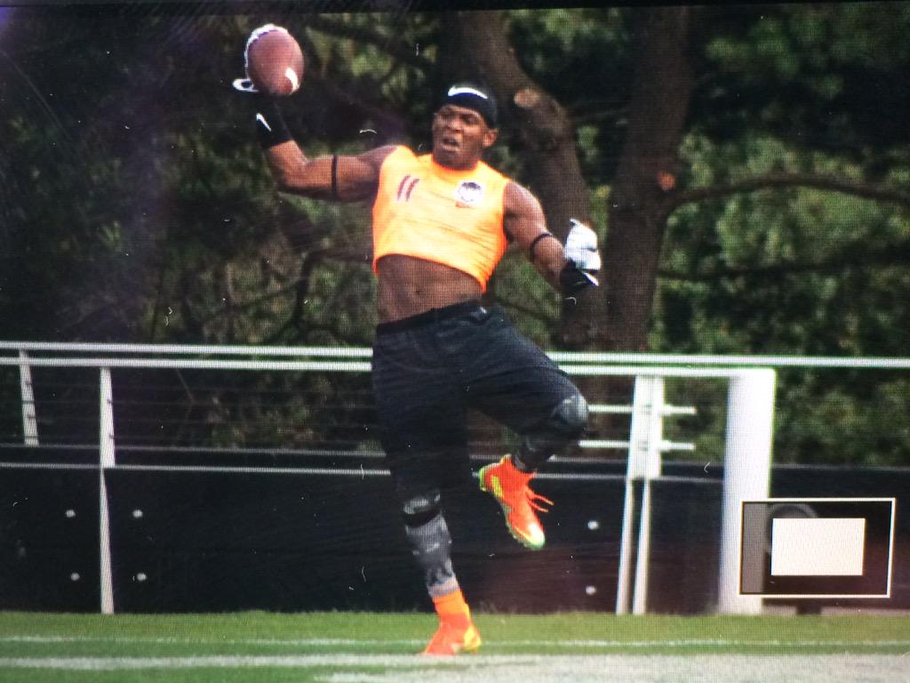 WesleySinor's tweet image. WR Kyle Davis celebrates his TD catch for #FlyRush @KDSZN