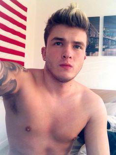 Hoy 09/Julio, Es El Cumpleaños Nº24 del Papasito Josh Devine (baterista de 1D) Happy Birthday  