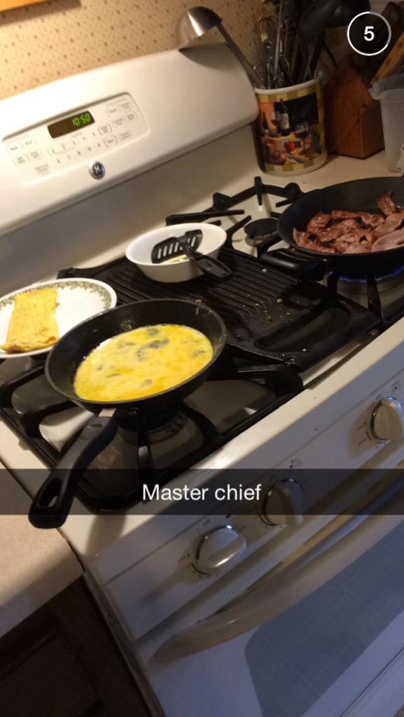 Dan_Camp2's tweet photo. You remember that one time you thought you were master chief? @Stepho_Mizeur http://t.co/EexRoCIyFC