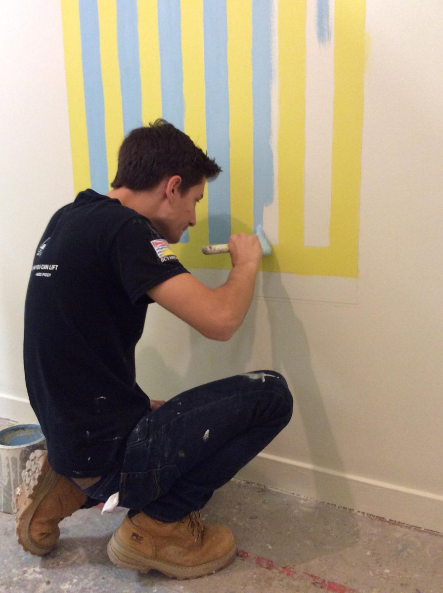 vsbcareered's tweet photo. RT: Eduardo ACE IT #vsb39 painter @tuppertigers says “straight lines are harder than you think.” #skills4bc http://t.co/kUsXm5iadn