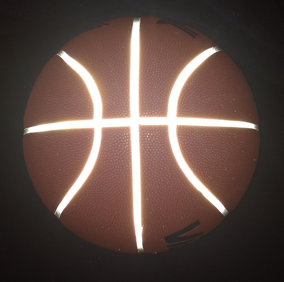 makeUvisible's tweet image. basket ball are played at evening time a lot, players can't see the ball clearly, do you like our 3M Reflective ball?