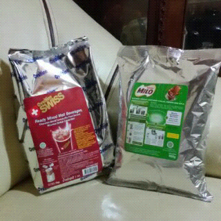 PQADILA's tweet photo. Yuk diorder ovaltine/milo premiumnya,  daripada musti ke cafe mending buat sendiri sesukamu #ovaltine #milopremium http://t.co/niZNkK9J9Q