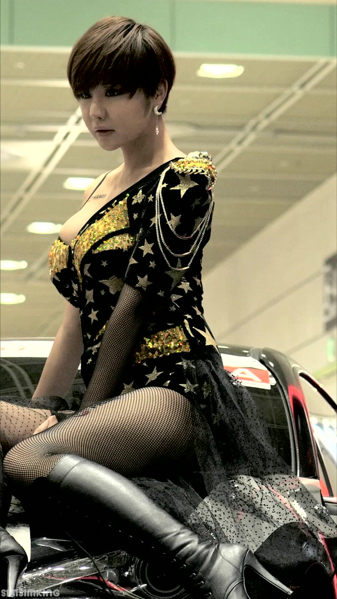 KpopModel's tweet image. youtu.be/9pF_GTlHK0k [직캠] 2015 서울 오토살롱 레이싱모델 류지혜 
[ァコ? ] 2015ソウルオ?トサロンレ?シングモデルリュジヒェSeoul Auto Salon Racing Queen