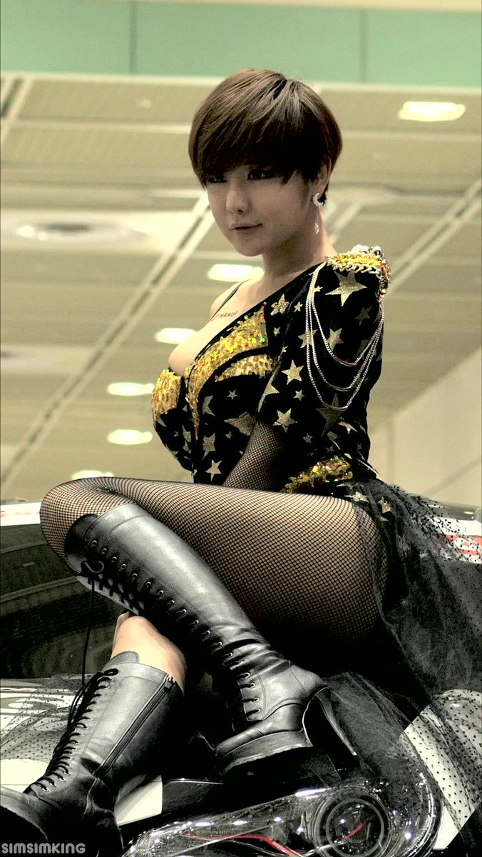 KpopModel's tweet image. youtu.be/9pF_GTlHK0k [직캠] 2015 서울 오토살롱 레이싱모델 류지혜 
[ァコ? ] 2015ソウルオ?トサロンレ?シングモデルリュジヒェSeoul Auto Salon Racing Queen