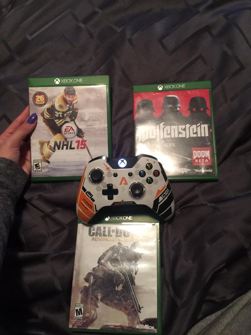 What should I play?!?! http://t.co/oDIiqzU9il<a href="/tag/holaaaaa"class="tags"><span>#holaaaaa</span></a>